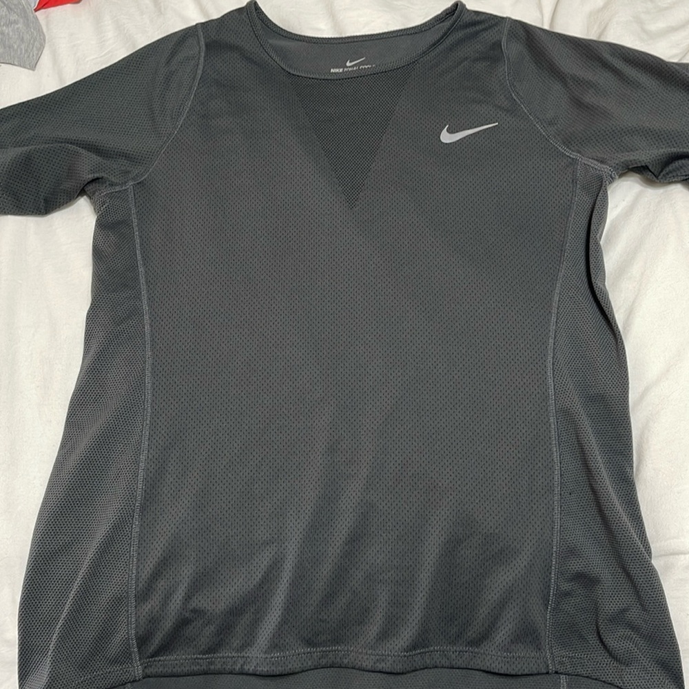 Nike zonal cooling Women’s large dry fit